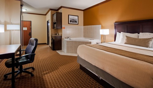 Standard Room, 1 King Bed, Non Smoking, Jetted Tub