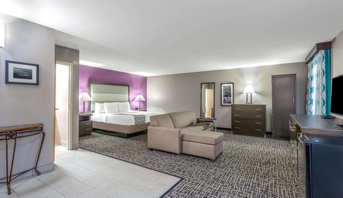 Deluxe Room, 1 King Bed, Non Smoking