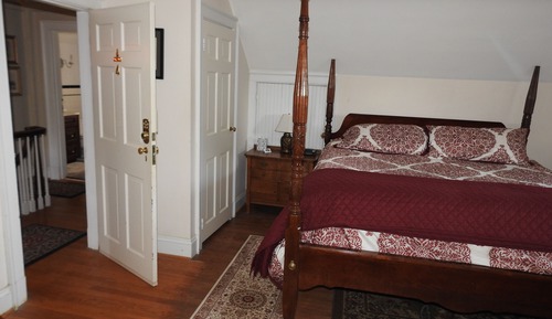 Deluxe Room, Private Bathroom (Colonial Getaway)