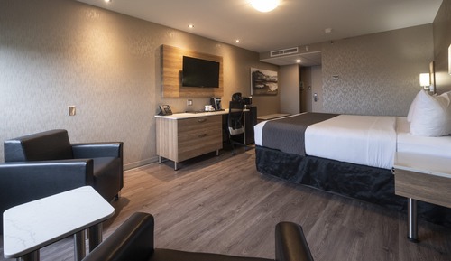 Design Room, 1 King Bed