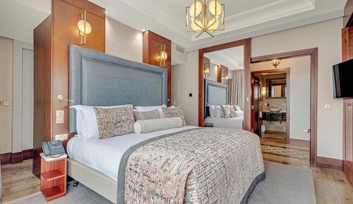 Luxury Suite