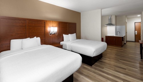 Suite, Multiple Beds, Mobility Accessible, Non Smoking (Yes)