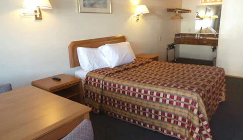 Standard Room, 1 King Bed