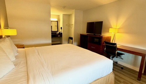 Standard Room, 1 King Bed, Non Smoking, Refrigerator & Microwave