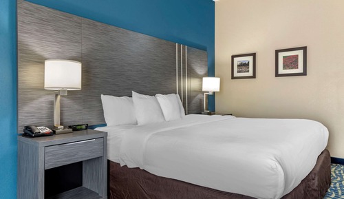 Suite, 1 King Bed, Non Smoking, Jetted Tub