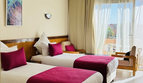 Deluxe Triple Room, Non Smoking, City View