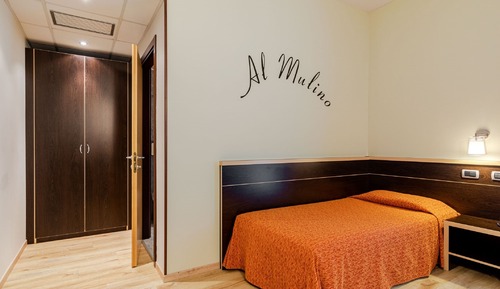 Deluxe Single Room