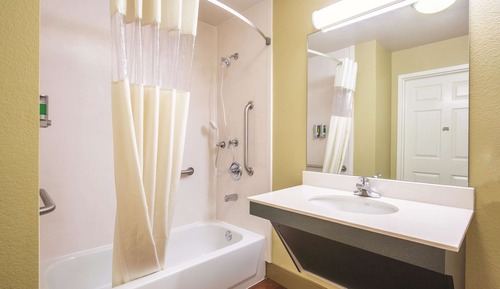 Room, 2 Queen Beds, Accessible, Non Smoking (Mobility Accessible)