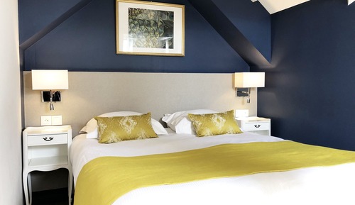 Mezzanine Suite
