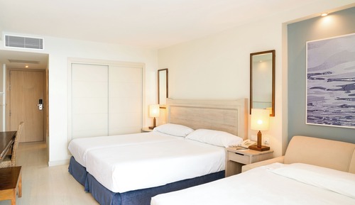 Signature Triple Room, 1 Queen Bed with Sofa bed, Balcony, Ocean View