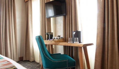 Deluxe Room, 1 King Bed