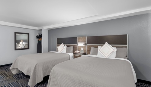 Deluxe Room, 2 Queen Beds (Smoke Free)