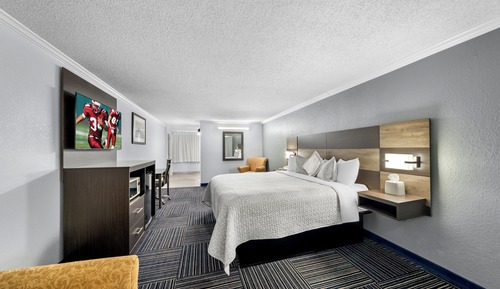 Superior Room, 1 King Bed (Pet Friendly, Smoke Free)