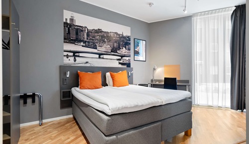 Family Room, Multiple Beds, Non Smoking (first night parking included)