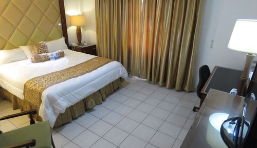 Deluxe Queen Room