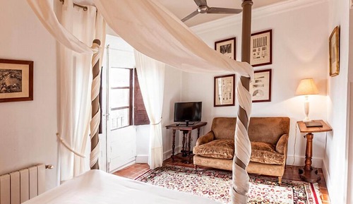 Double Room (Banderas)