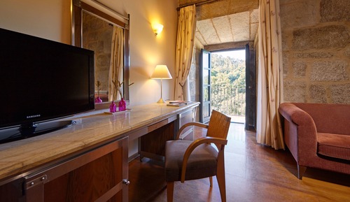 Standard Double Room, Bathtub