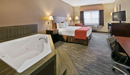 Suite, 1 King Bed, Accessible, Smoking