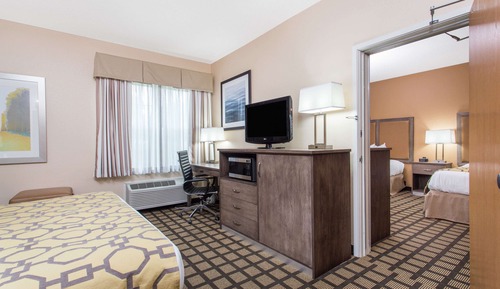 Family Suite, Multiple Beds, Non Smoking (Two-Bedroom)