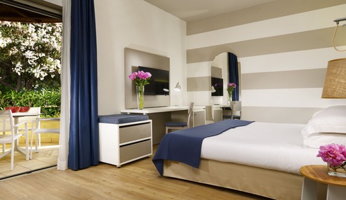 Classic Villa (Double | 1 Single Bed)