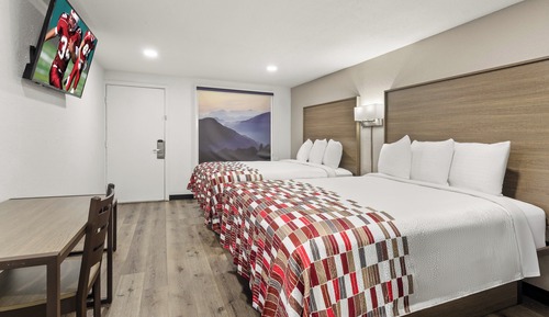 Deluxe Room, 2 Queen Beds, Non Smoking, Kitchenette