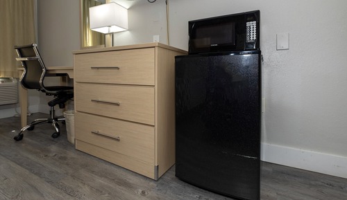 Deluxe Room, 2 Queen Beds (Smoke Free)