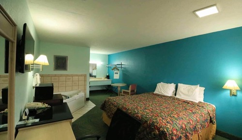 Suite, 1 King Bed, Jetted Tub