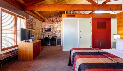 Deluxe Spa Room