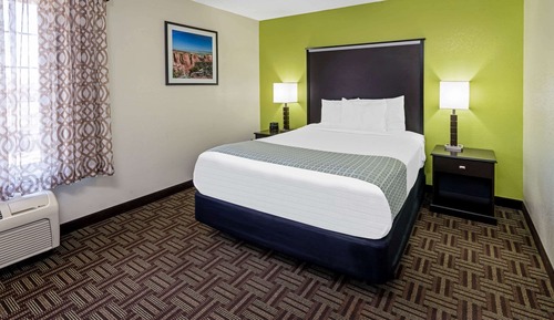 Deluxe Room, Multiple Beds, Non Smoking (Deluxe Family Room)