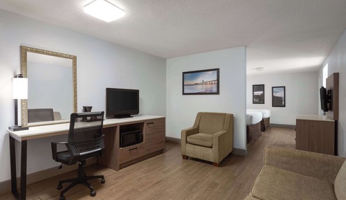 Suite, Multiple Beds, Non Smoking, City View