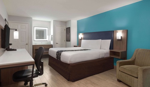 Room, 1 King Bed, Non Smoking, City View