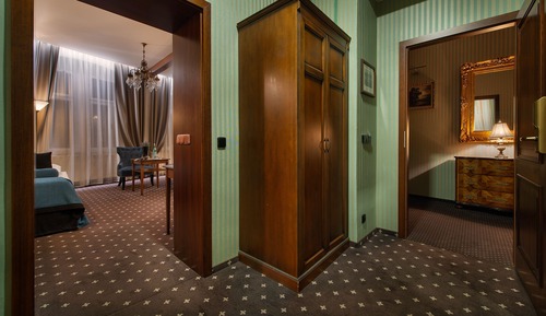 Deluxe Quadruple Room