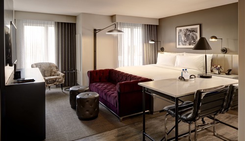 Deluxe King Studio Suite