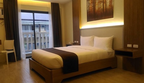 Second Floor Deluxe Queen Room