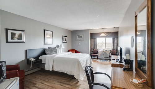 Standard Room, 1 Queen Bed