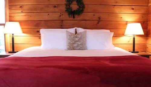 Honeymoon Cabin, Hot Tub (Trillium Cabin)