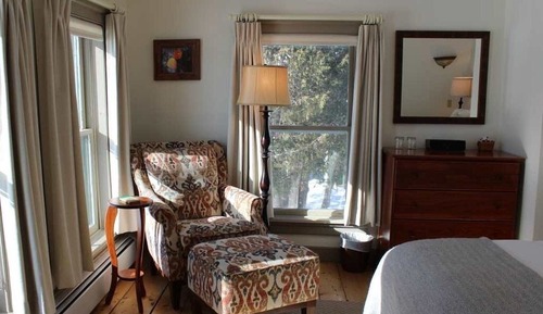 Comfort Double Room, Shared Bathroom, Mountain View (Pine Room)