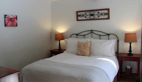 Double Room, Shared Bathroom, Mountain View (Oak Room)