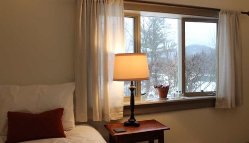 Suite, Ensuite (Forest Suite: 2 Room)