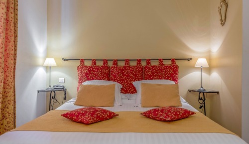 Standard Double Room, Ensuite (CERISE)