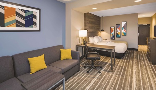 Deluxe Studio Suite, 1 King Bed, Non Smoking