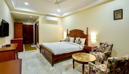 Super Deluxe Room