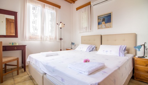 Villa, 3 Bedrooms, Private Pool (Thymari)