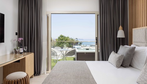 Junior Suite Twin/Double Sea View with Outdoor Whirlpool