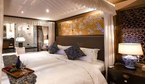 Premier Suite (Free Train Station Pick Up)