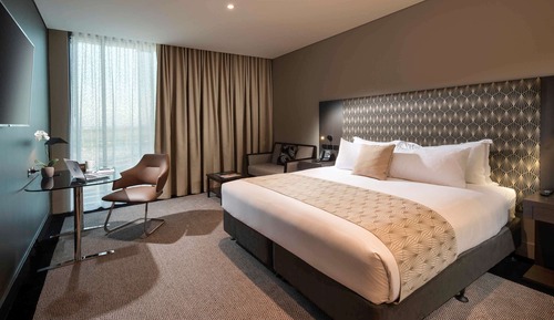 Deluxe Room, 1 King Bed, Club Lounge Access (Executive)