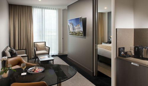 Junior Suite, 1 King Bed, Club Lounge Access