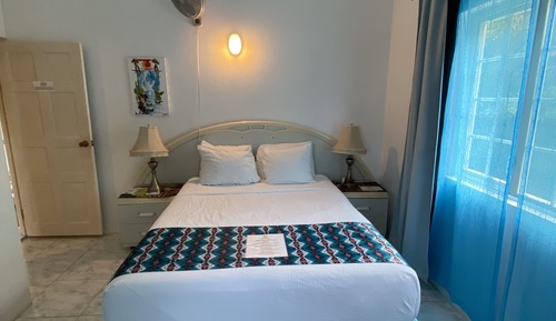 Standard Room, 1 Queen Bed, Bathtub, Sea View
