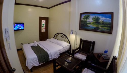 Junior Room, 1 Queen Bed