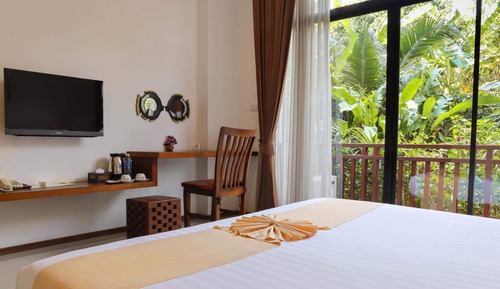 Standard Lower Floor, 1 King Bed, Non Smoking